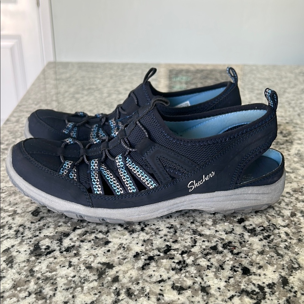 Relaxed Fit Skechers Athletic Slip-On Shoes with Breathable Design. Size 8.5